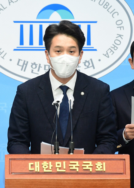 전용기 민주당 선대위 대변인. 연합뉴스